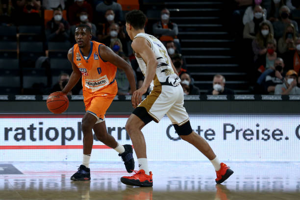 仍希望主帅 仍希望主帅