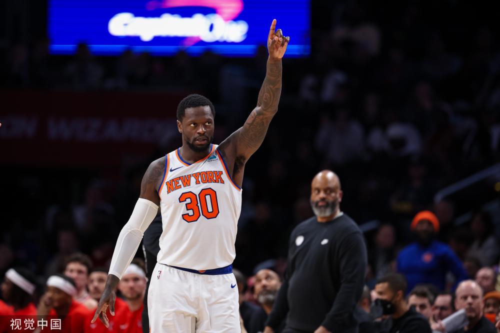 多纵深跑动 多纵深跑动